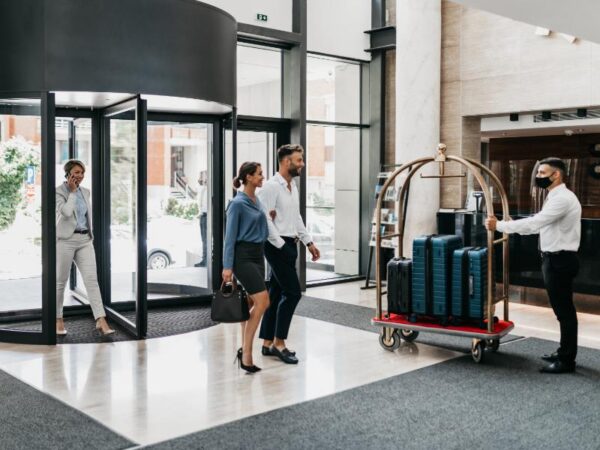 Blog 1 Can Hotel Valet Parking Accommodate Large Vehicles or SUVs?